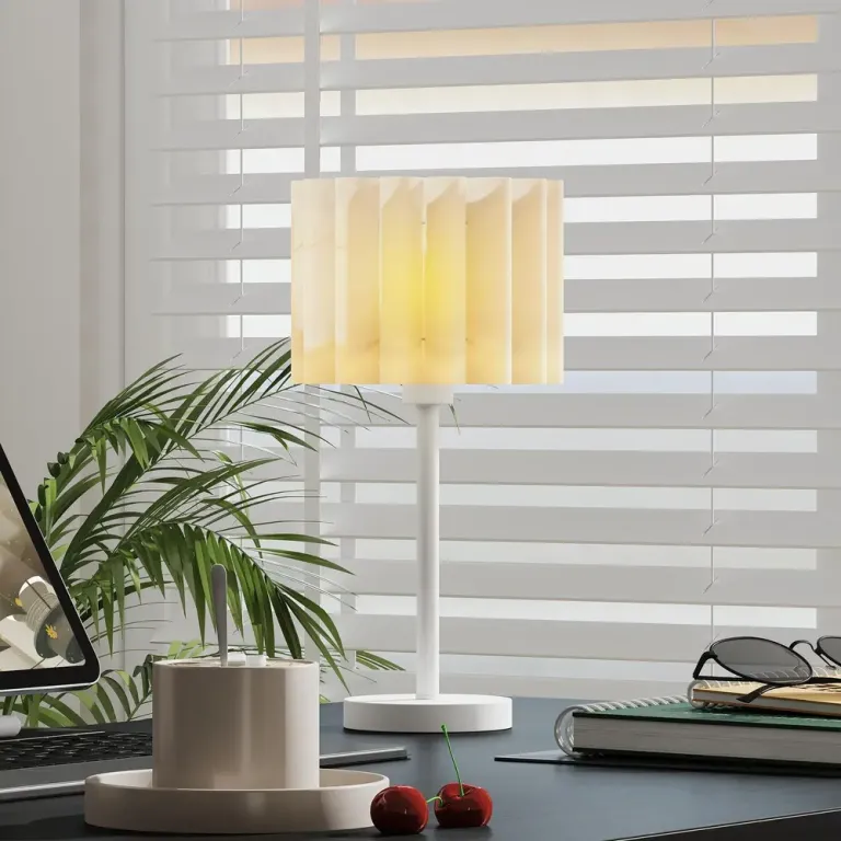 Bordslampa i Retrostil Sänglampa med Plastskärm, Vit Wave Sockel