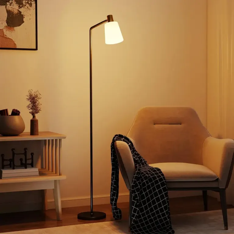 Golvlampa LED Svart Metall och Plast Läslampa med Roterbart Guld