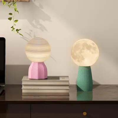 Planetarisk Bordslampa Set med 3 Färger och USB i Plast Vit