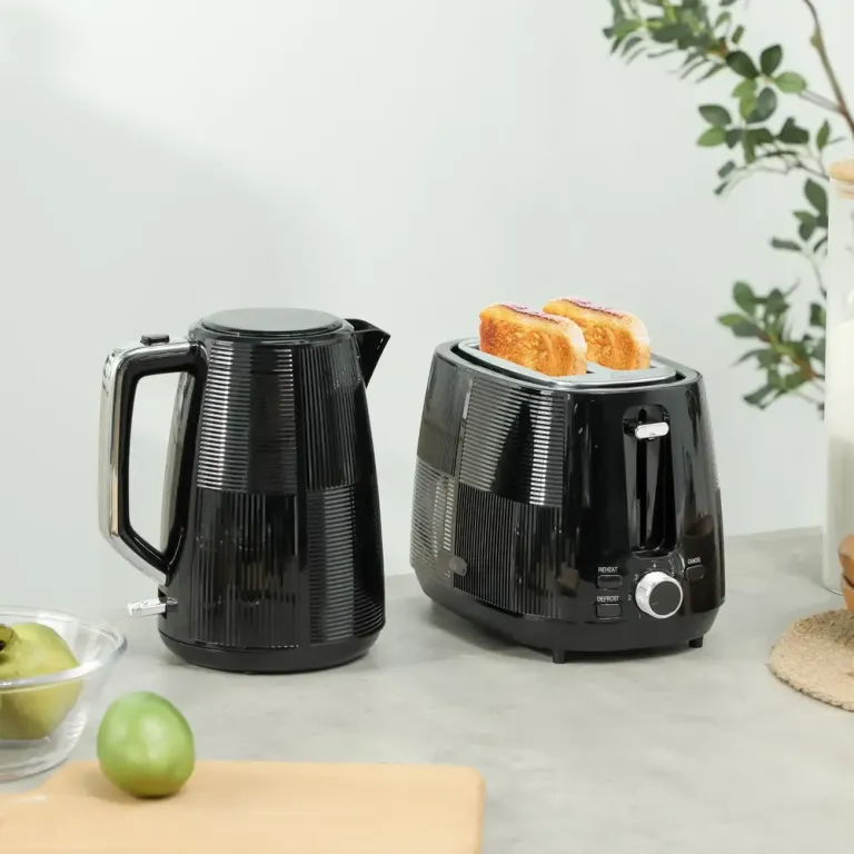 Vattenkokare och Brödrostset 1,7 l i Rostfritt Stål, Svart